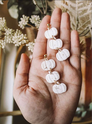Dangle pumpkin earrings